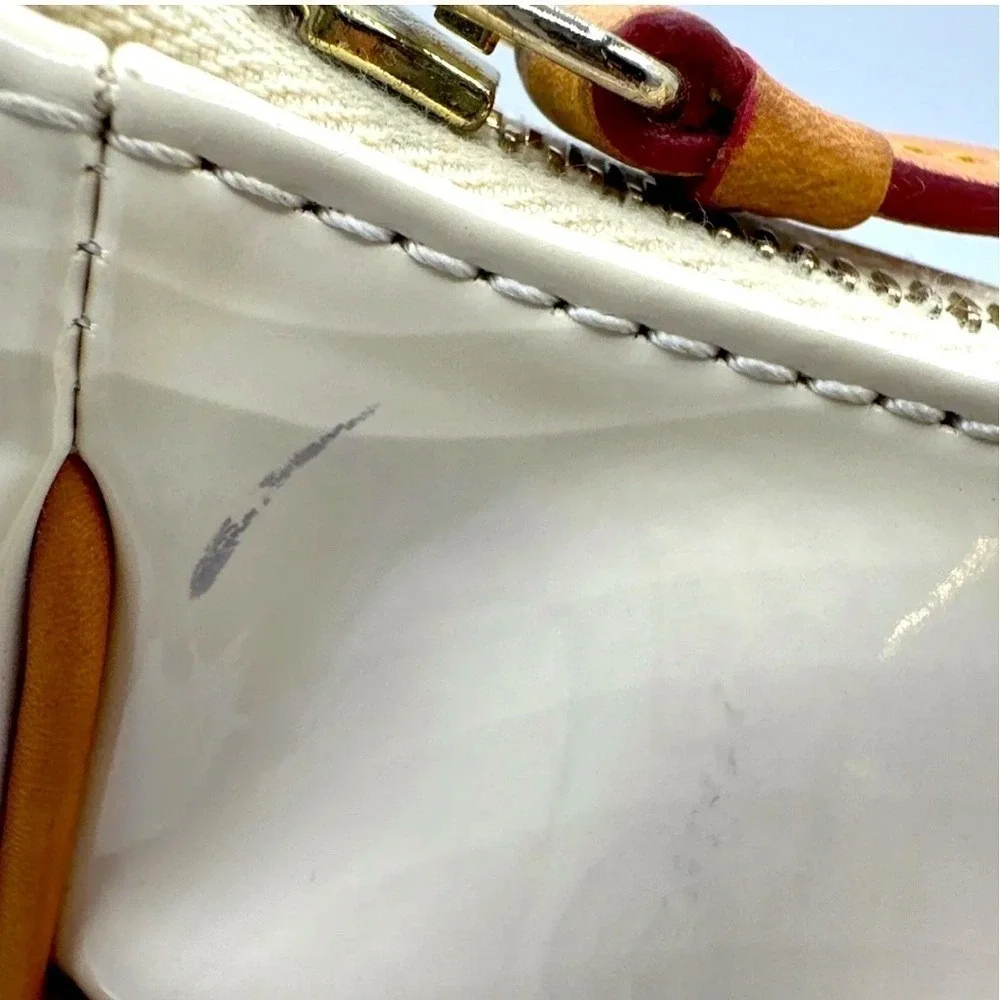 Dooney‎ & Bourke Cream Patent Leather Crossbody Bag Tan Trim Hobo Vintage 21-18
